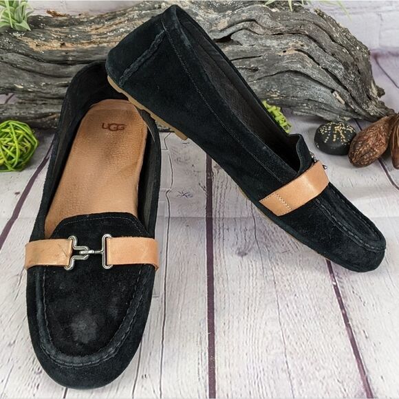 UGG™ Aven Suede Driving Moccasin - Picture 2 of 14